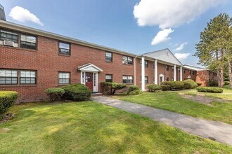 76 Renwick Rd in Wakefield, MA - Building Photo - Building Photo