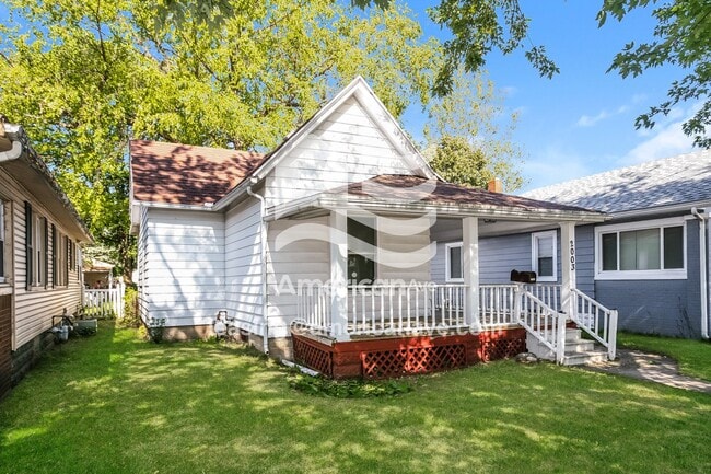 2003 S Taylor St in South Bend, IN - Building Photo - Building Photo