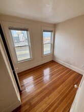 18 Vermont Ave, Unit 3 in Somerville, MA - Building Photo - Building Photo