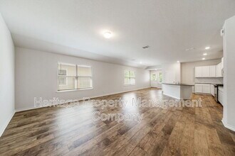 15119 Longtailed Duck in San Antonio, TX - Building Photo - Building Photo