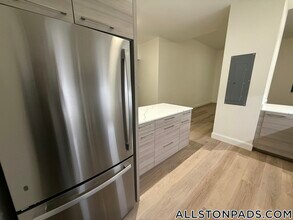 1079 Commonwealth Ave in Boston, MA - Foto de edificio - Building Photo