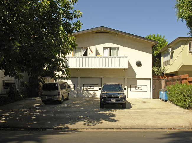 1423 N Fuller Ave in Los Angeles, CA - Foto de edificio - Building Photo