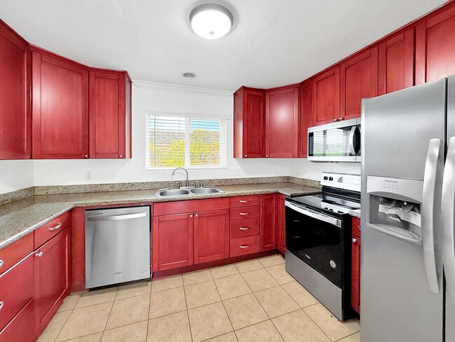 property at 1440 Oakdale Ave