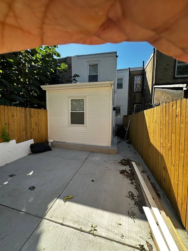 1229 W Somerset St, Unit A in Philadelphia, PA - Building Photo - Building Photo