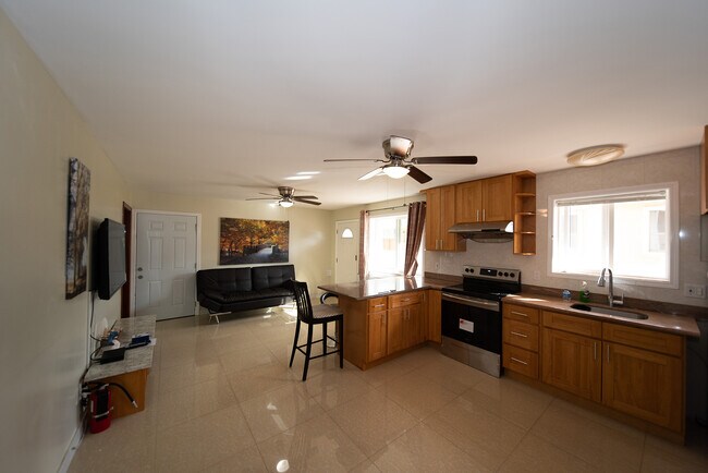 617 7th Ave, Unit 101 in Honolulu, HI - Building Photo - Building Photo