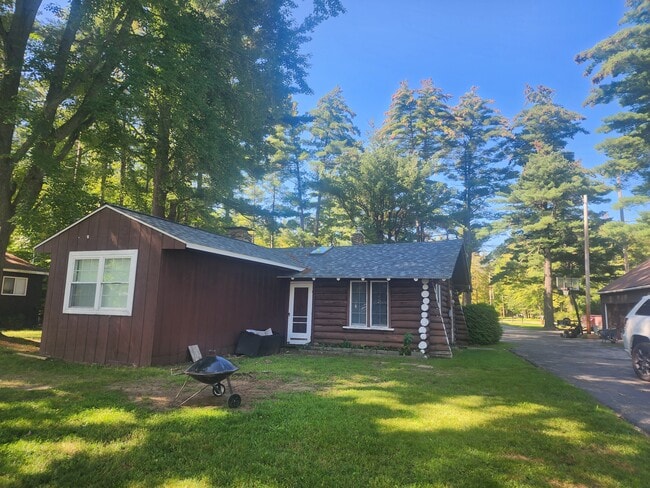 property at 3886 N W River Rd