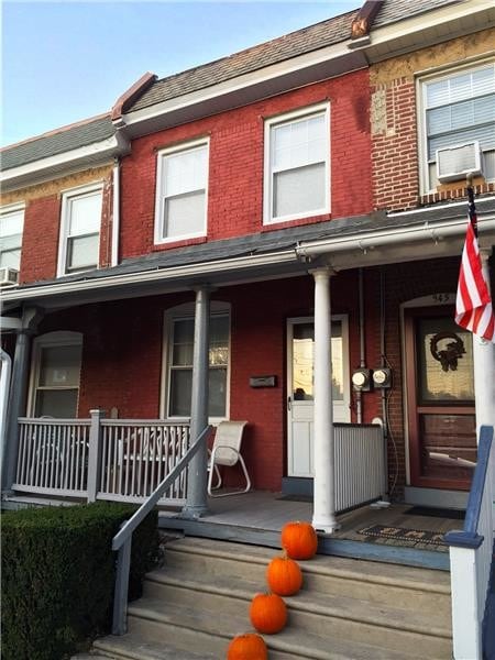 property at 947 Sargent Ave