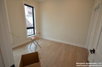 16-18 Highgate St. Unit 102 in Boston, MA - Foto de edificio - Building Photo