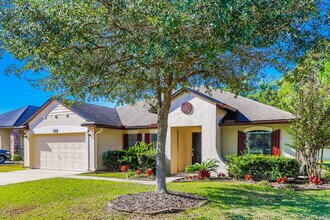 498 John's Creek Pkwy in St. Augustine, FL - Foto de edificio - Building Photo