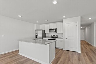 10003 Sequoyah Cove Dr in Owens Cross Roads, AL - Foto de edificio - Building Photo