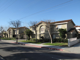 14917-14925 Downey Ave Apartments