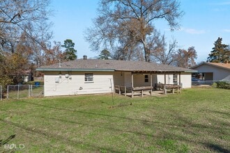 1009 Dale Dr in Benton, LA - Building Photo - Building Photo