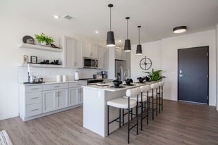 The Earl Apartments in Bismarck, ND - Building Photo