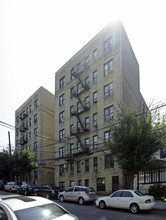 680 E 235th St in Bronx, NY - Building Photo - Building Photo