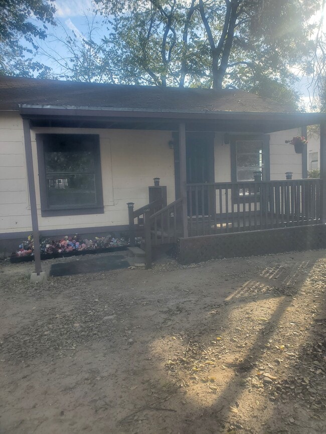 property at 1919 N Atlanta Ave