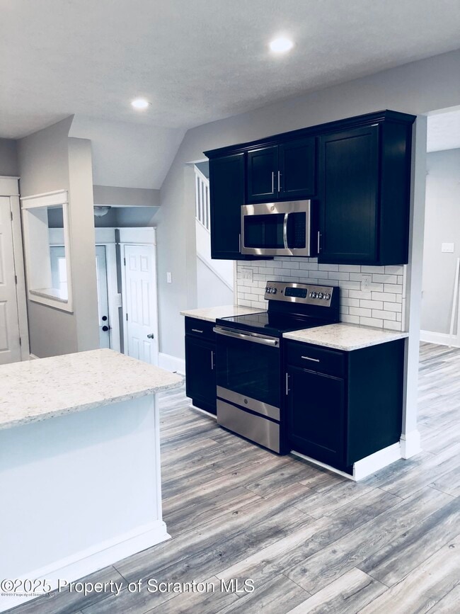 1630 Clay Ave in Dunmore, PA - Building Photo - Building Photo