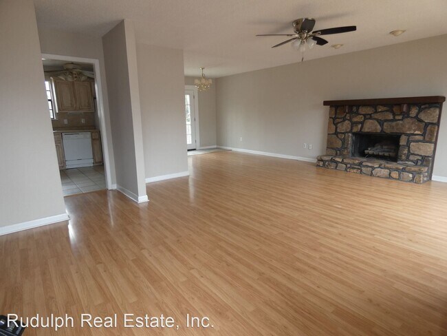 2527 Tahiti Ln photo'