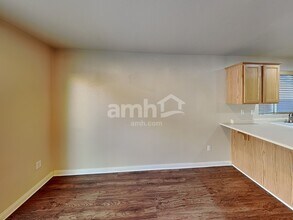 8920 Bonneville Peak Ct in Las Vegas, NV - Foto de edificio - Building Photo