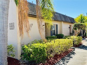 9303 Lenox Gardens Ln in Ft. Myers, FL - Building Photo - Building Photo