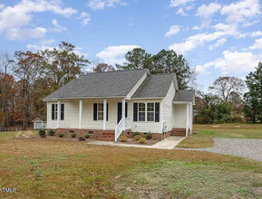 104 Lippizanner Pl in Zebulon, NC - Building Photo - Building Photo