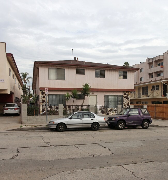 1224 N Mansfield Ave in Los Angeles, CA - Building Photo - Building Photo