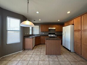736 Irish Mittens Ct in Henderson, NV - Building Photo - Building Photo