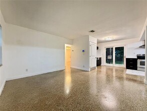 844 35th Ave S in St. Petersburg, FL - Building Photo - Building Photo