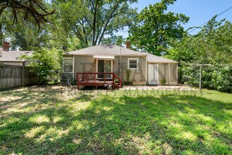 2146 S Crestway St in Wichita, KS - Building Photo - Building Photo