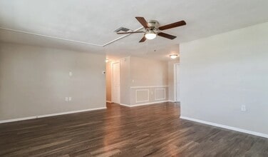 5321 Sparrow Dr in Holiday, FL - Foto de edificio - Building Photo