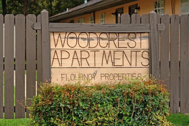 Woodcrest Apartments in Quincy, FL - Building Photo - Building Photo