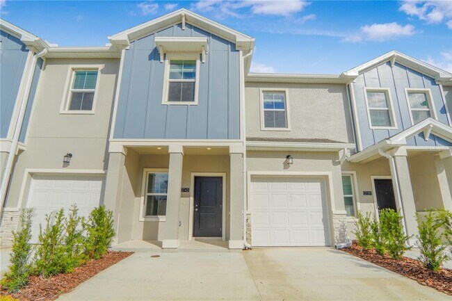 2743 Skyline Lp in Kissimmee, FL - Building Photo - Building Photo