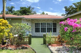 5385 SW 8th Ct in Margate, FL - Building Photo - Building Photo