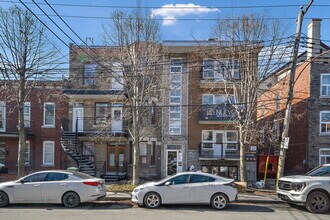 300 Rielle Rue in Verdun, QC - Building Photo - Building Photo