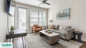 15950 Chase Hill Blvd in San Antonio, TX - Building Photo