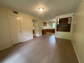 4000 Acree St in Waco, TX - Building Photo - Building Photo