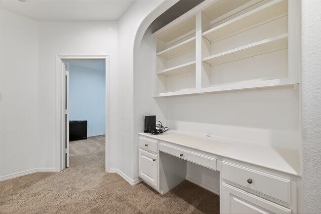 22115 Oakcreek Hollow Ln