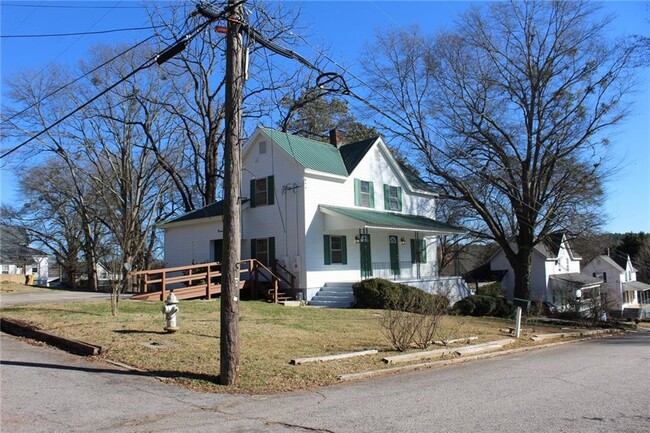 11 Liberty St in Gainesville, GA - Building Photo - Building Photo