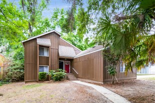 101 Queens Ct in Summerville, SC - Building Photo