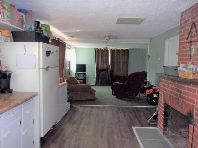 5925 E 200 N in Monticello, IN - Building Photo - Building Photo
