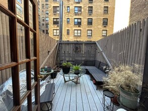 72 East 86th St in New York, NY - Foto de edificio - Building Photo