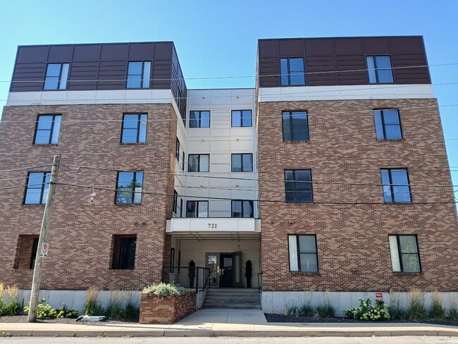 721 E North St, Unit 4C in Indianapolis, IN - Building Photo - Building Photo