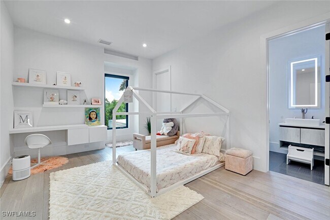 641 Starboard Dr