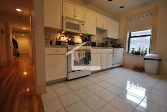 14 Dean Rd in Brookline, MA - Building Photo - Building Photo