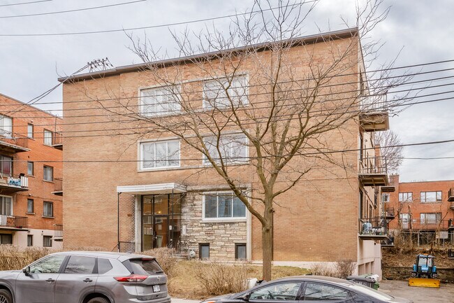 4740 Plamondon Av in Montréal, QC - Building Photo - Building Photo