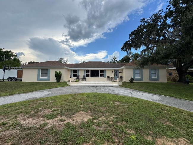 property at 1001 N Lakeshore Blvd