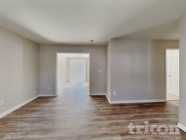5745 Henderson Oaks Dr in Charlotte, NC - Building Photo - Building Photo