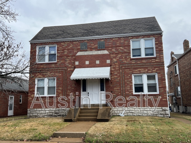 3914 Watson Rd in St. Louis, MO - Building Photo