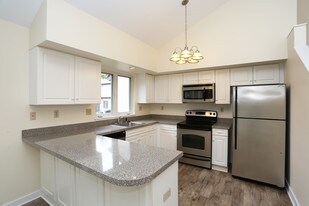 Rent in North Haven, convenient to everyth... in North Haven, CT - Building Photo