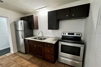 4655 Cepeda St in Orlando, FL - Building Photo - Building Photo