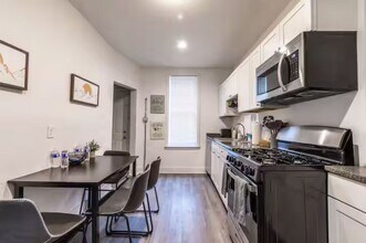 2207 Carey Wy in Pittsburgh, PA - Building Photo - Building Photo